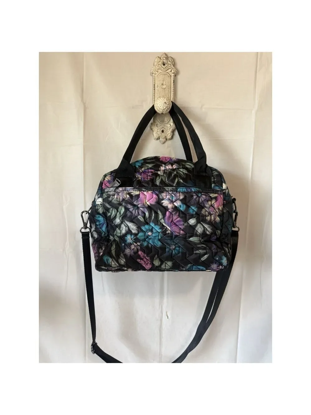 LUG jive satchel Built In Wallet